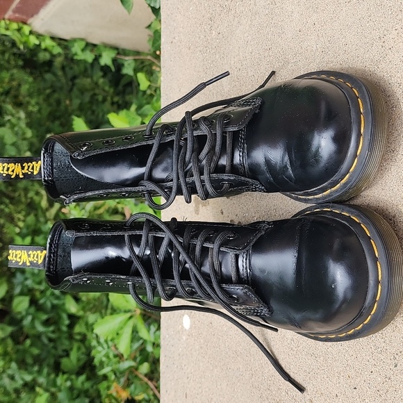 Dr Marten Black Leather Lace-Up Boots - Picture 2 of 12